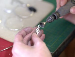 using the clay art of the silver clay courses at LR Silver jewellery www.lrsilverjewellery.co.uk