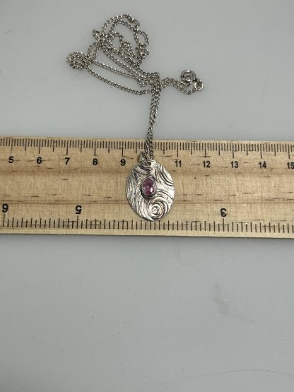 Oval pink stone silver necklace - Image 2